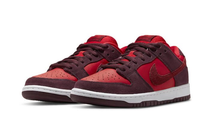 SB Dunk Low Cherry - THE LIMITED CLUB