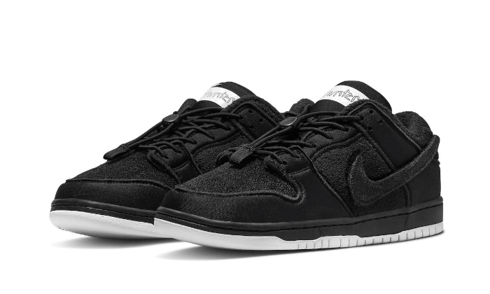 SB Dunk Low Gnarhunters - THE LIMITED CLUB